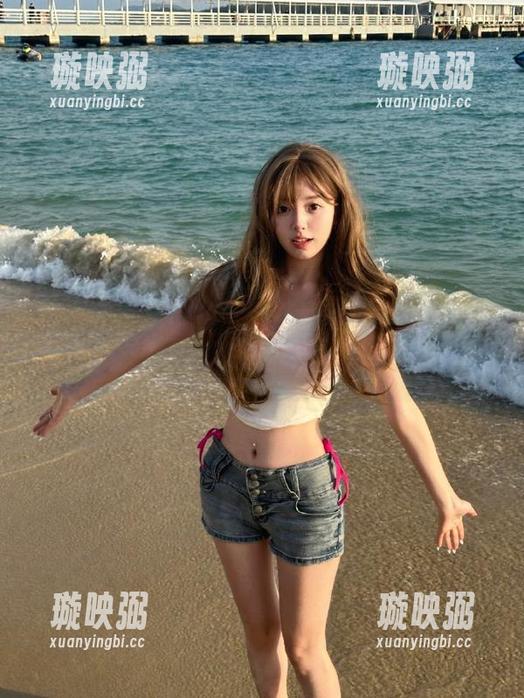 17吃瓜 直达17吃瓜黑料中心,尾气味浓厚,别盲目追随偶像哦!