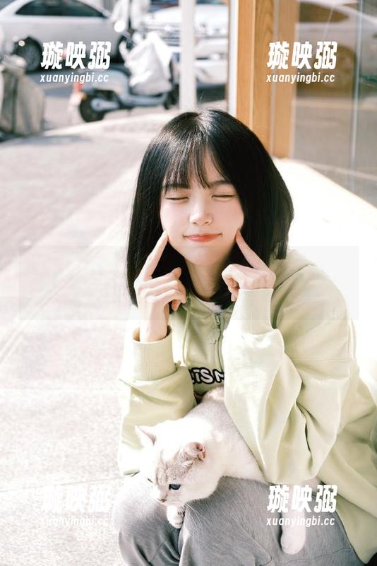 17吃瓜网 “17吃瓜网”网址上的瓜果然不简单,时不时忍不住想多看两眼。