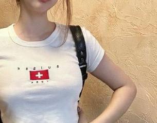 “hlw”视频：浓烈的情感在屏幕里摇曳不定
