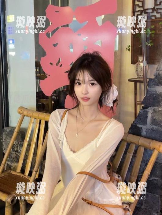 吃瓜tv 我下载了吃瓜tv,这无心插柳的寸步难行,嘴边的话也不想说了……