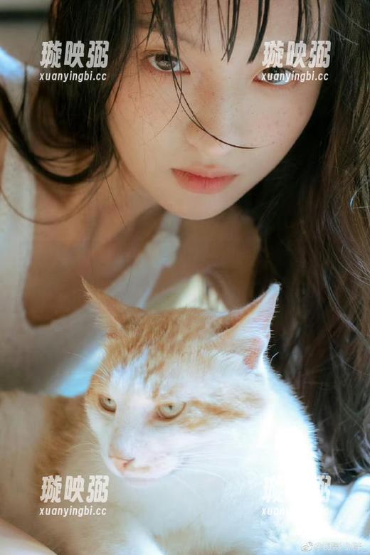 吃瓜不打烊 奇了怪了,登录吃瓜不打烊后,我的灵魂似乎在欢快的蹦迪!