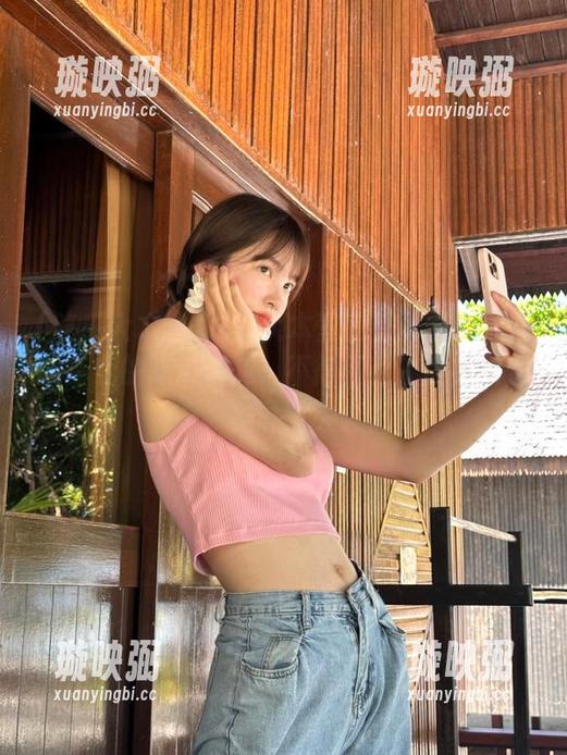 吃瓜大本营 吃瓜大本营的首页每天都在刷新我的吃瓜认知,不得不说,这其实是个“脑补”大会。