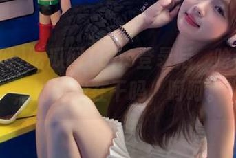 吃瓜网18hs登录后，啥都能看，别问我在干吗，呵呵。