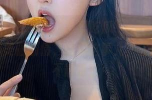 打开“吾爱吃瓜”app，都是麻豆的美丽剧情，吃瓜这事儿，让我欲罢不能呀！