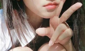 安卓版“黑料正能量”里竟然藏着个index.php？我看得目不转睛！